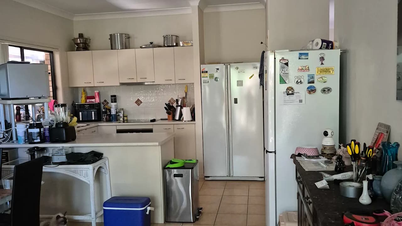 Furnished room in a share house