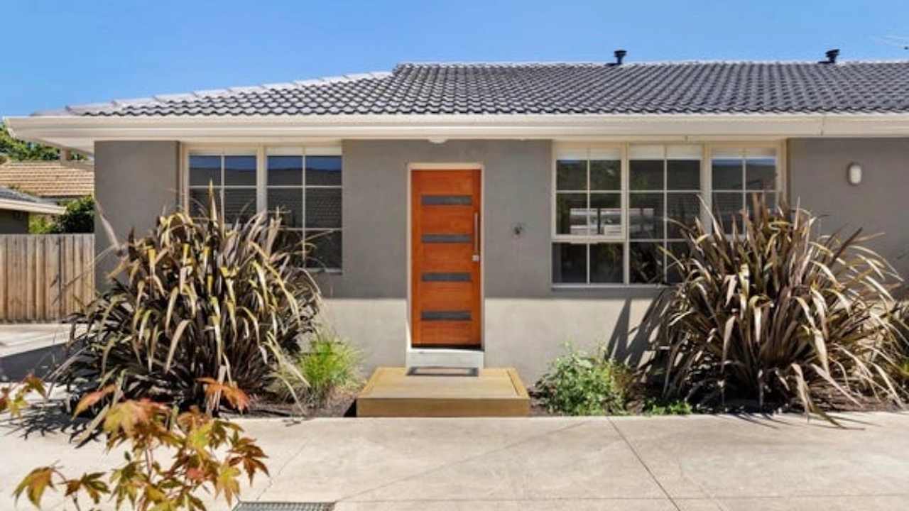 Unfurnished room with own bathroom