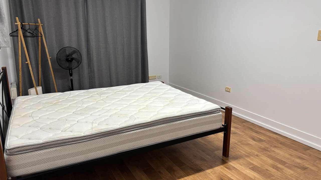 Room in a share house