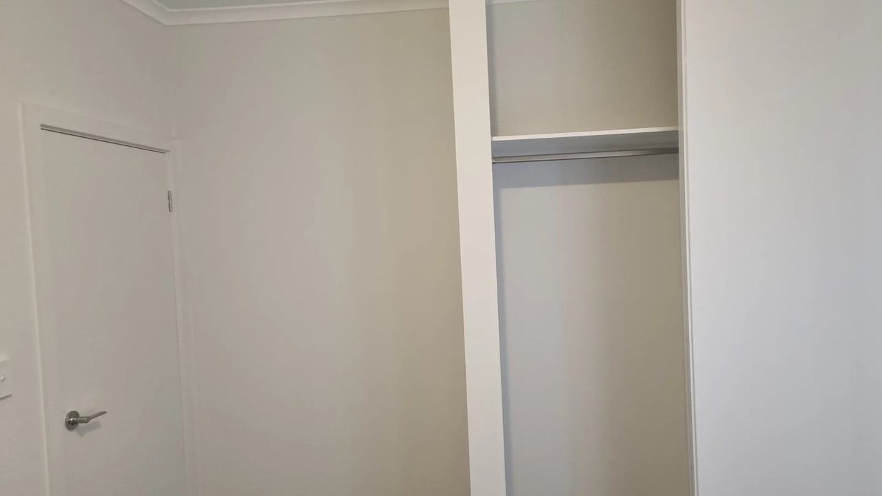 Unfurnished room in a share house