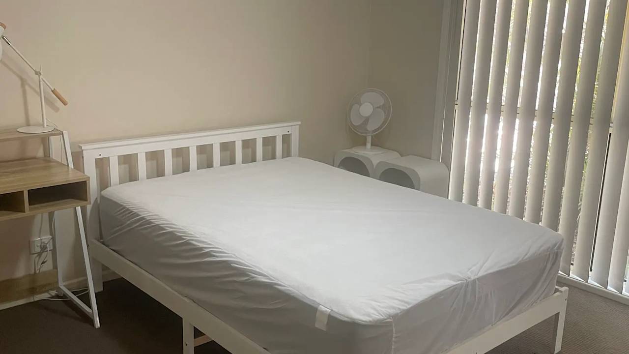 Furnished room with ensuite in a flatshare