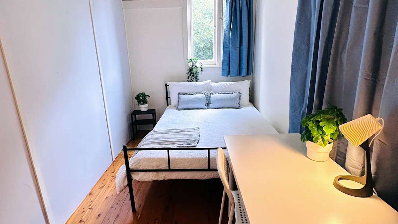 Furnished room in a share house