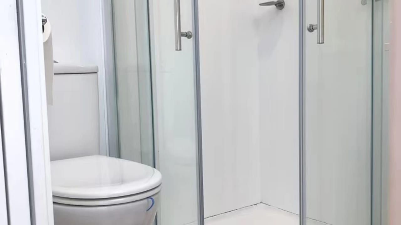 Furnished room studio flat for rent