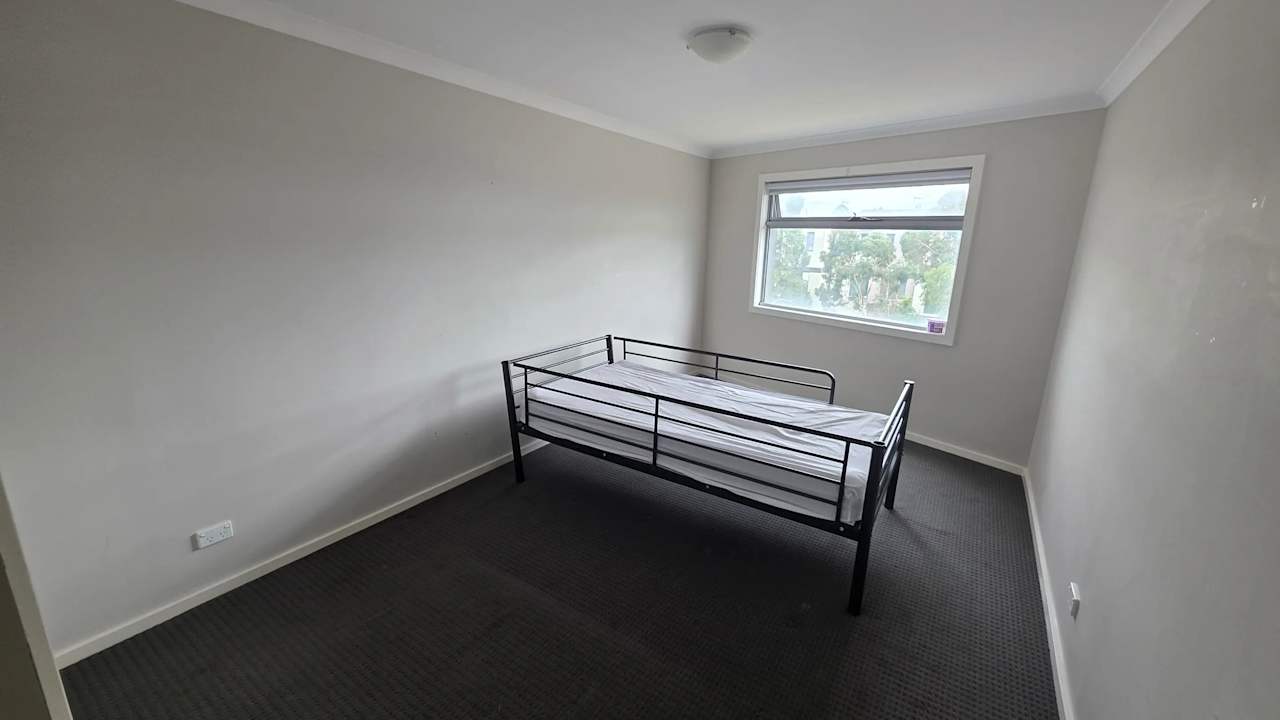 Unfurnished room in a share house