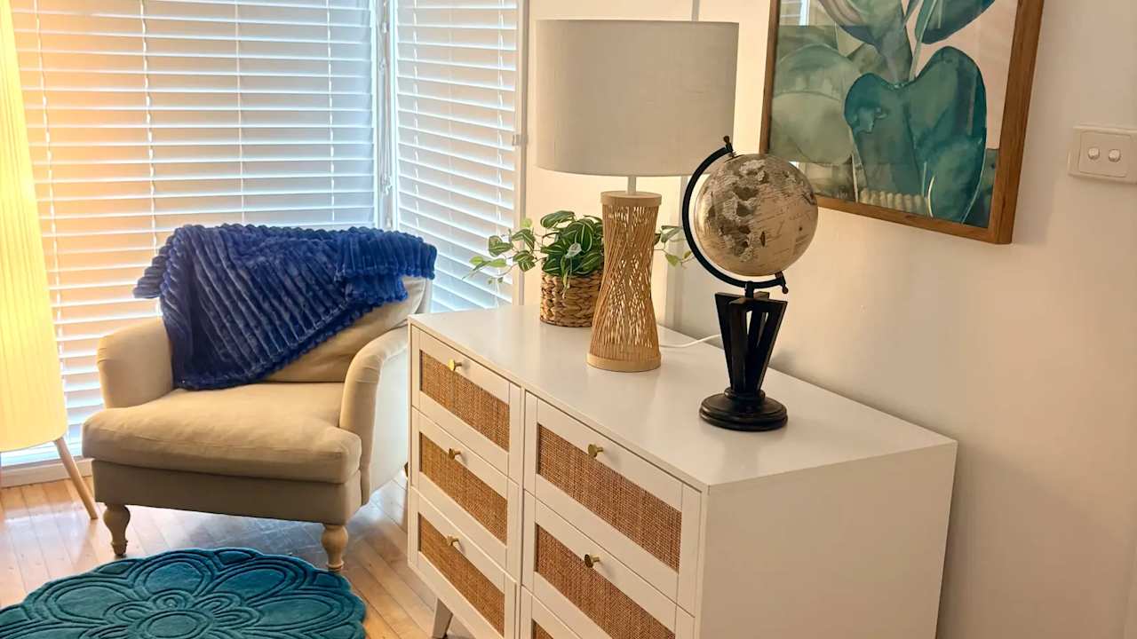 Furnished room in a flatshare