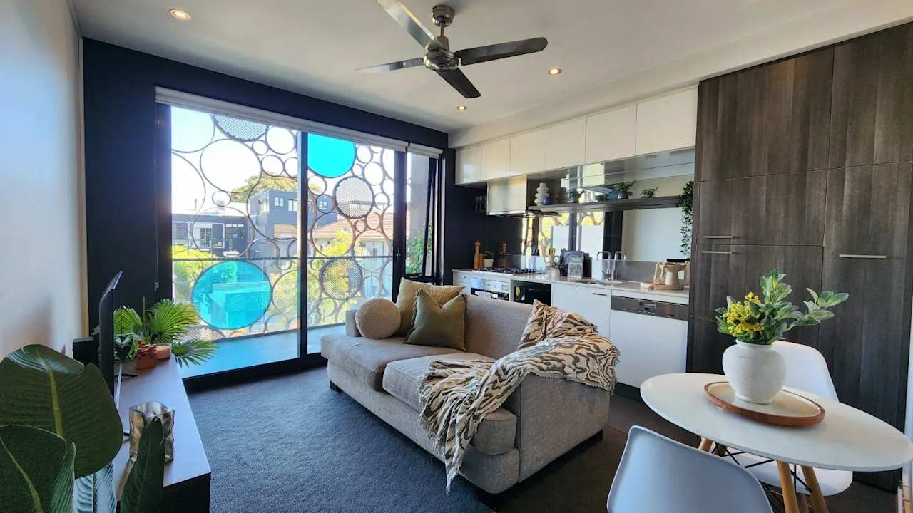 Furnished room in a flatshare