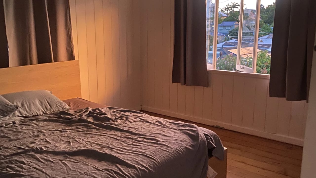 Room in a share house