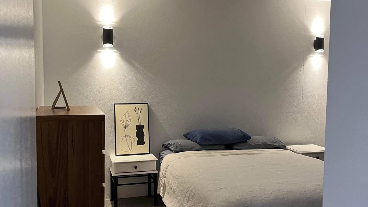 Furnished room in a share house