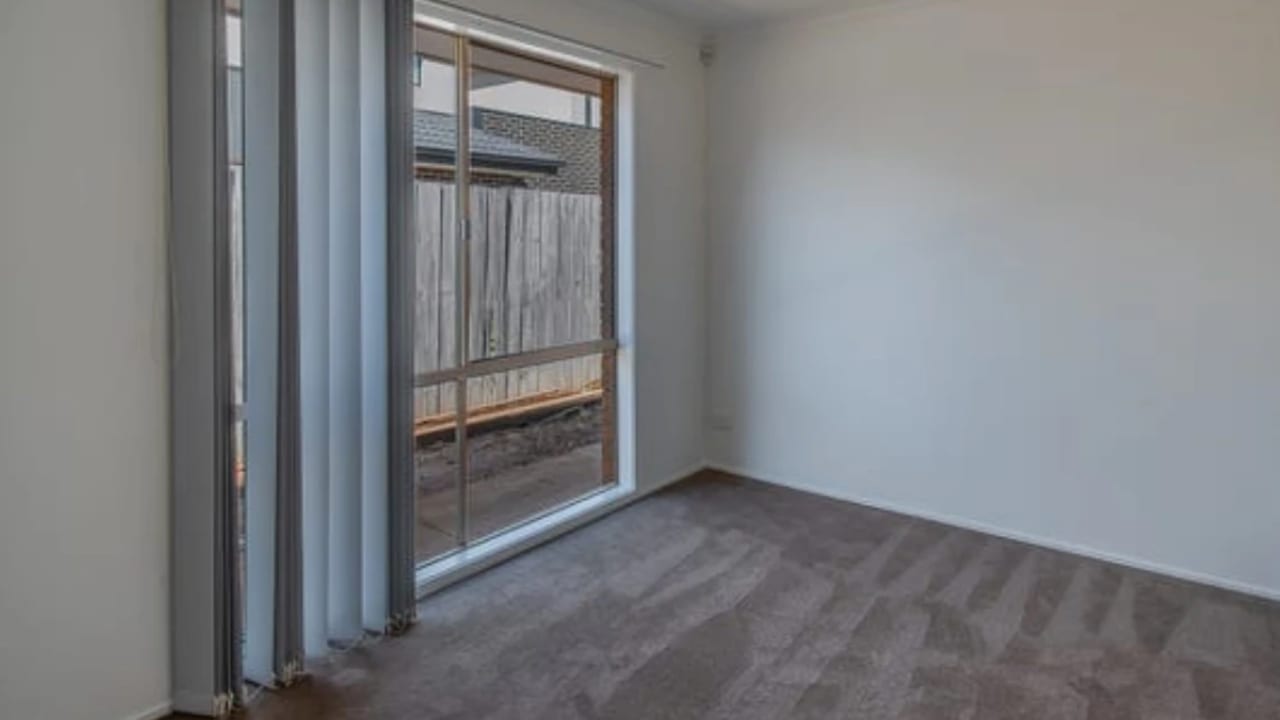 Unfurnished room in a share house