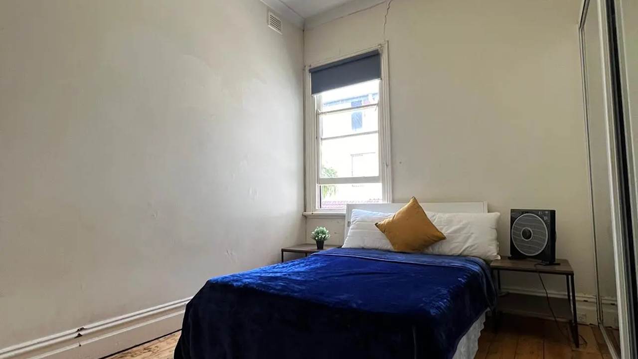 Furnished room in a share house