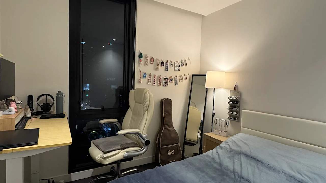 Unfurnished room in a flatshare