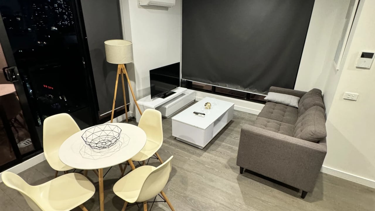 Furnished room in a flatshare