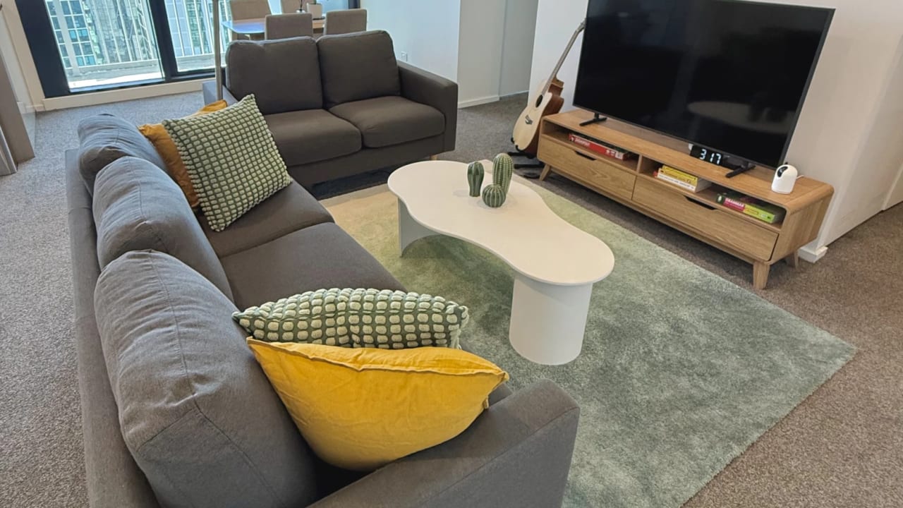 Furnished room in a flatshare