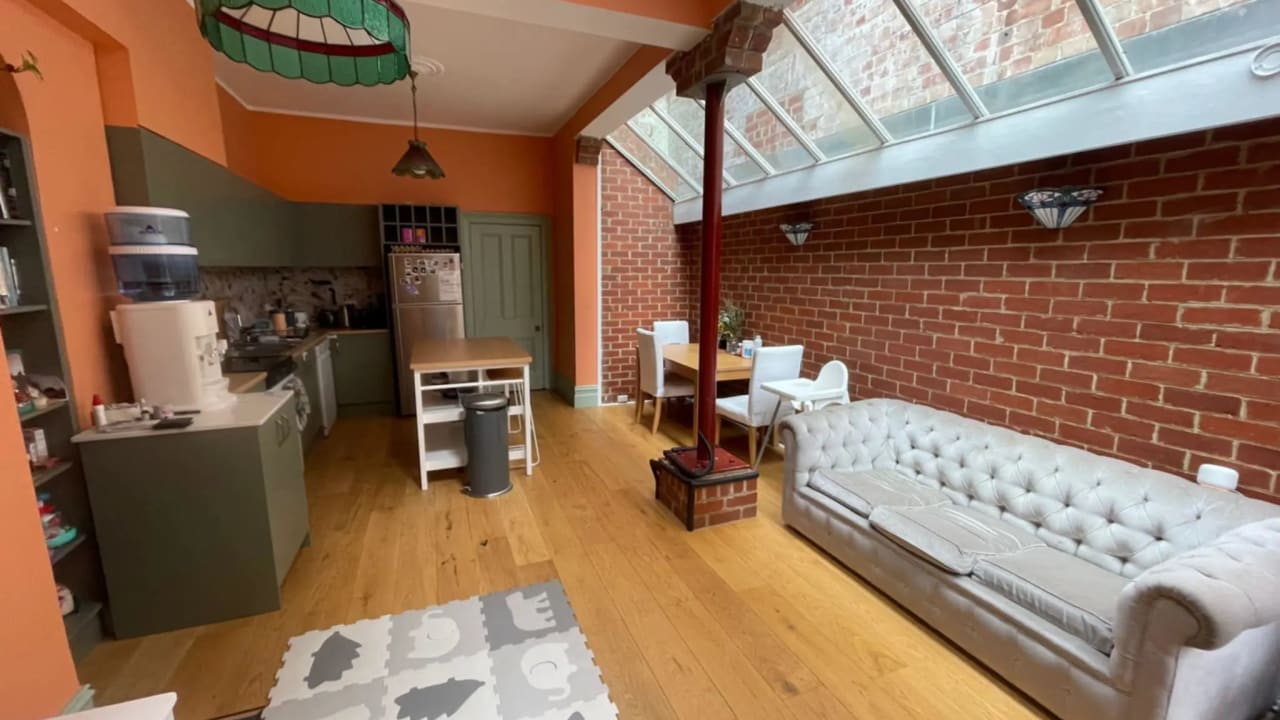 Unfurnished room in a share house