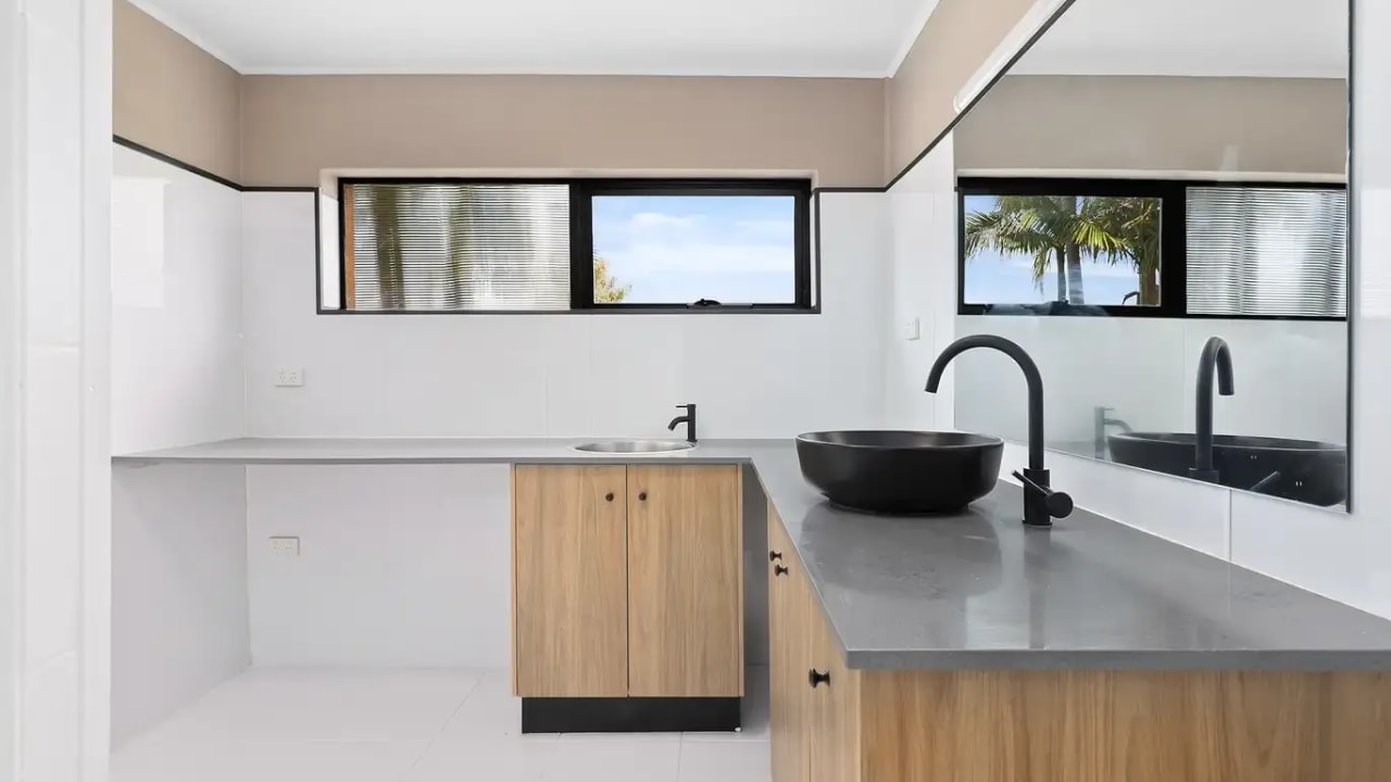 Unfurnished room in a share house