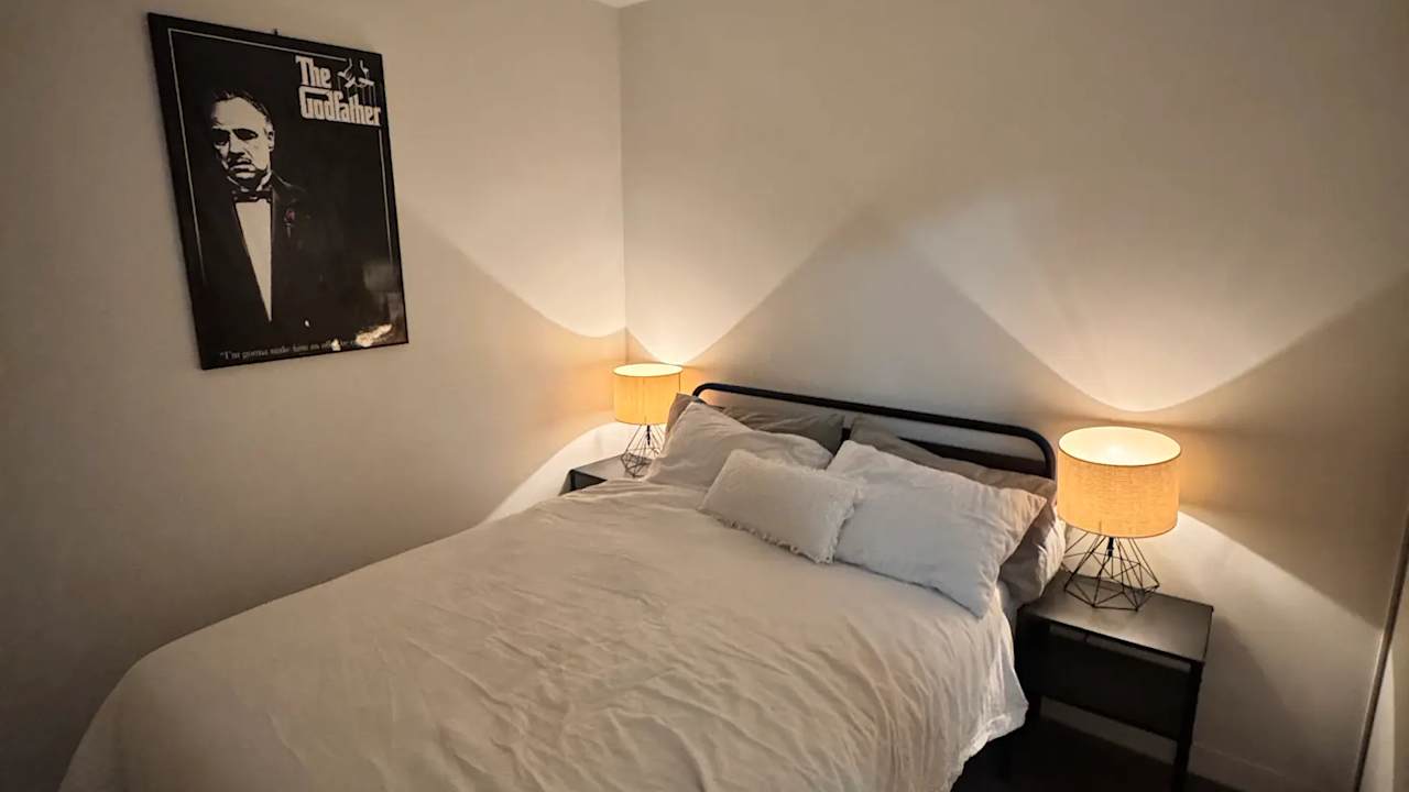 Furnished room in a flatshare