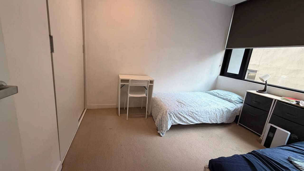 Furnished room in a flatshare