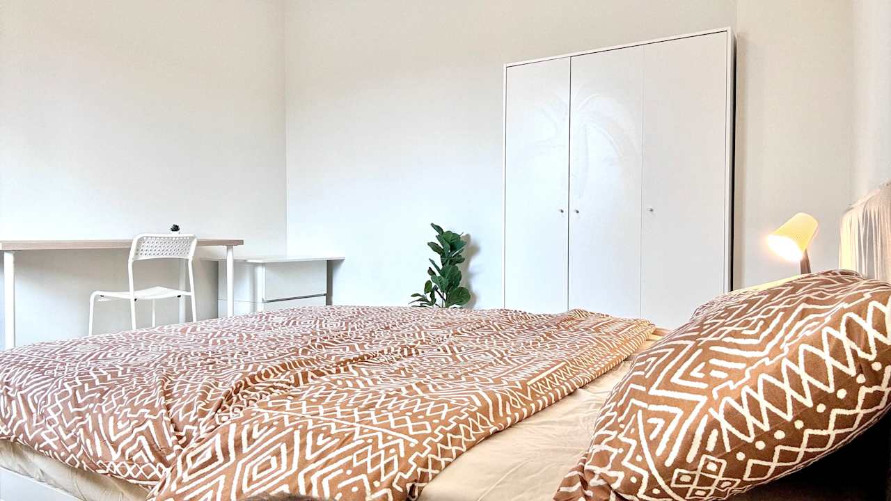 Furnished room in a share house