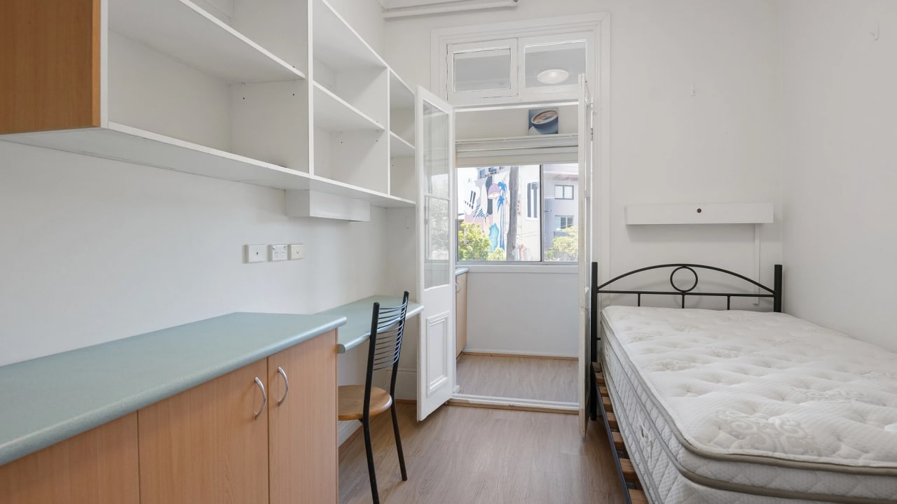 Furnished room in a share house