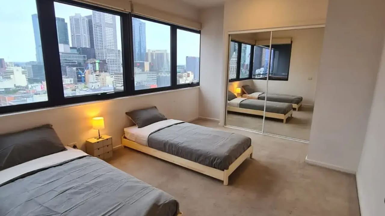 Furnished room in a flatshare