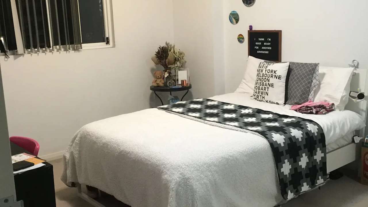 Furnished room in a flatshare