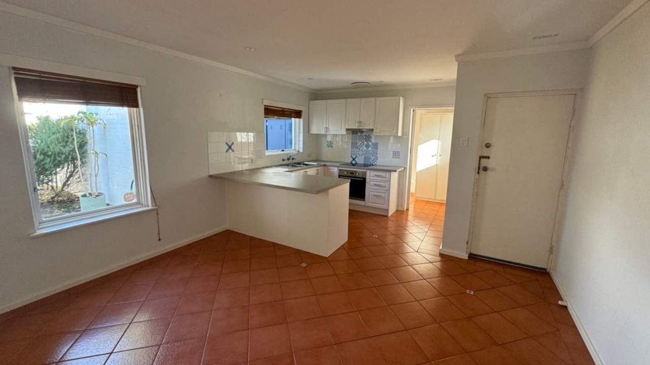 Whole property with 2 rooms for rent