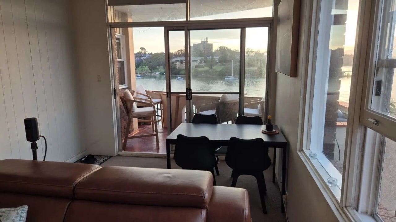 Furnished room in a flatshare