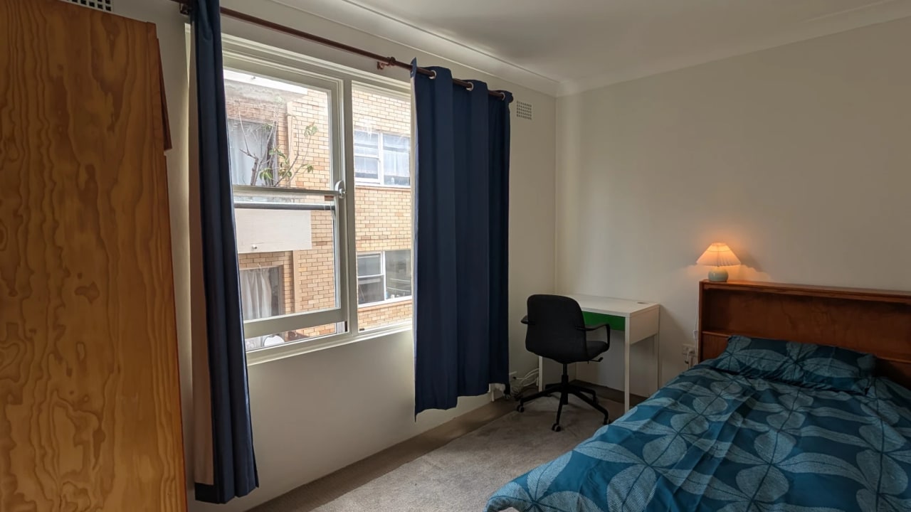 Furnished room in a flatshare