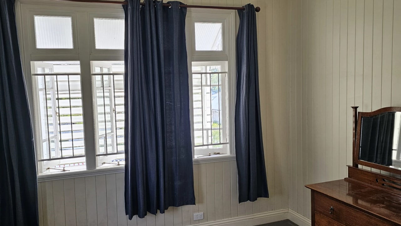 Room in a share house