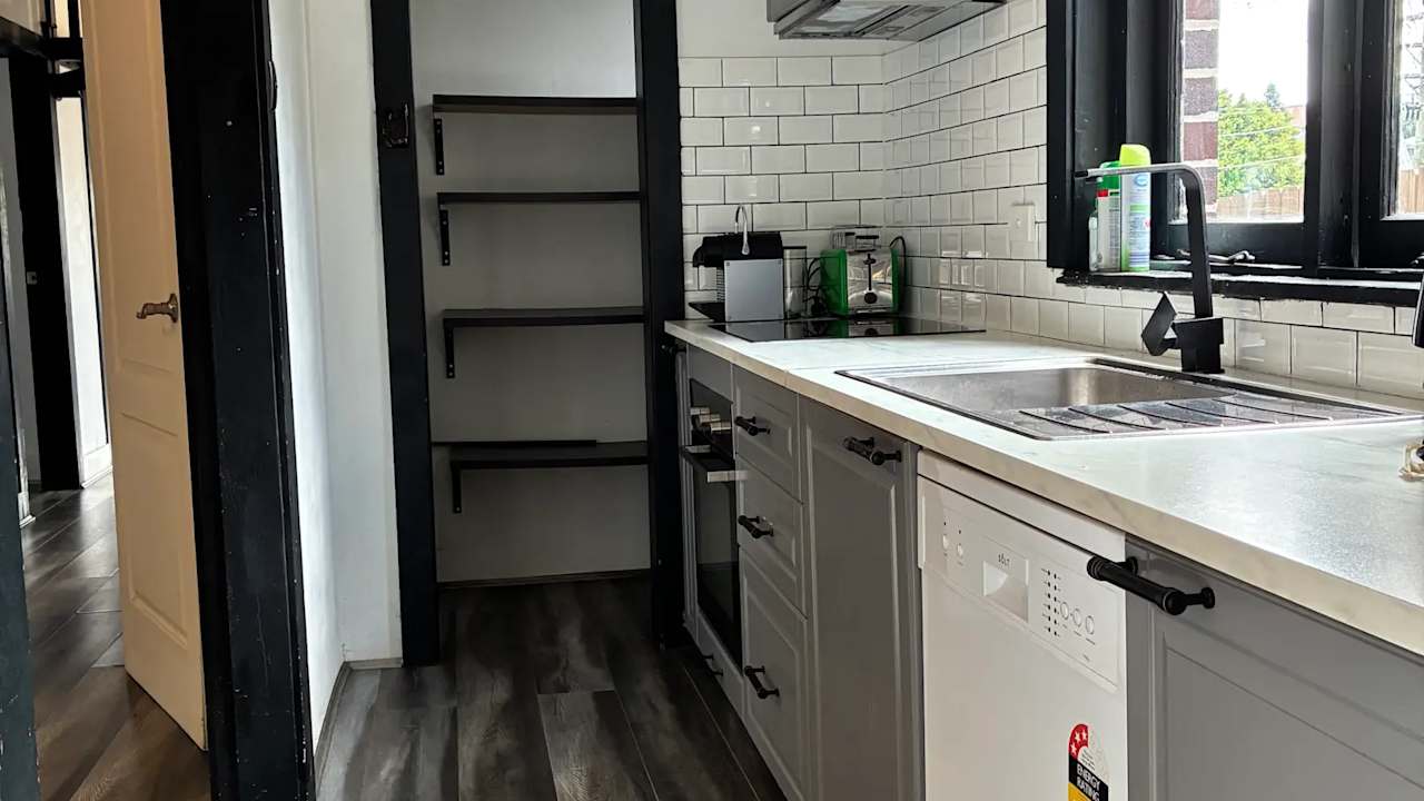Furnished room in a share house