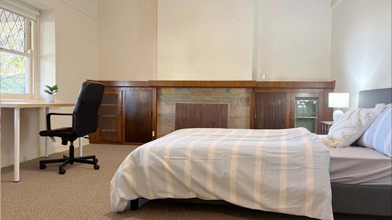 Furnished room in a share house
