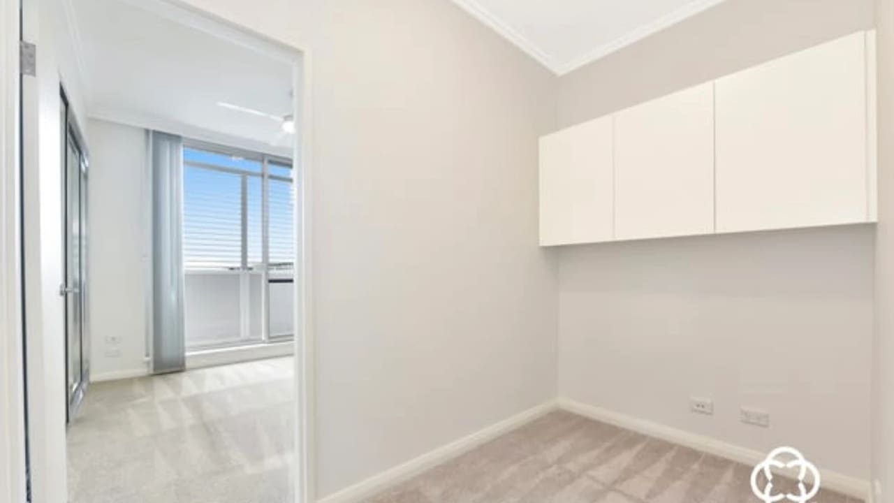 Unfurnished room with own bathroom