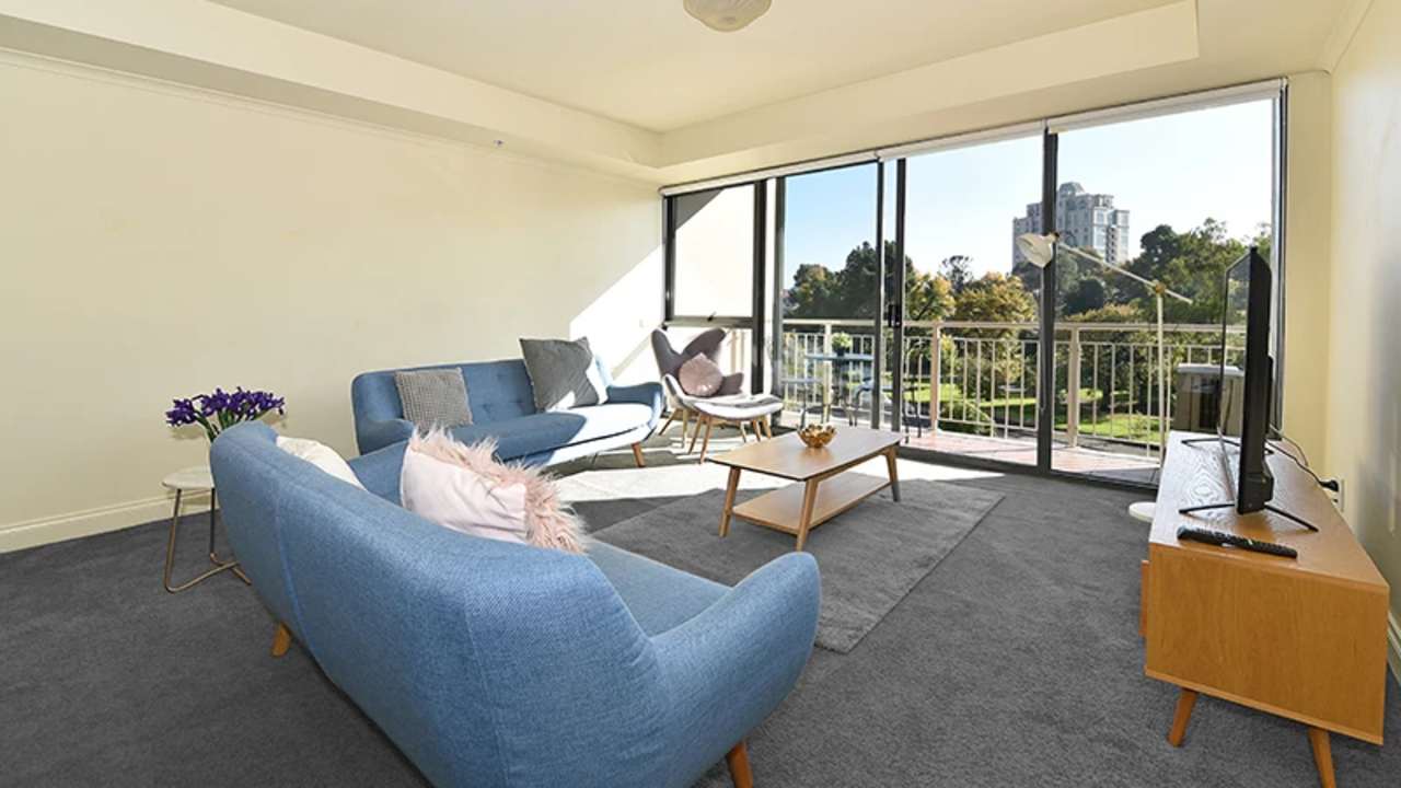 Whole property with 3 rooms for rent