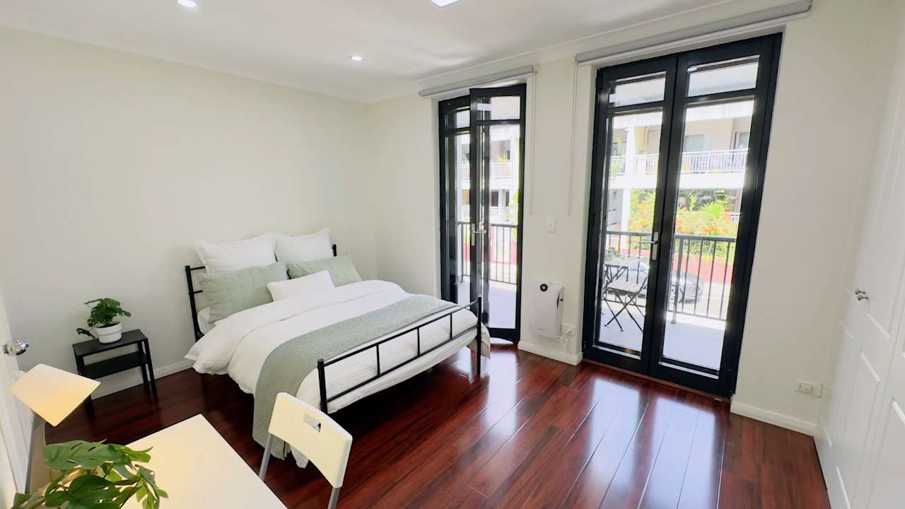 Furnished room in a flatshare