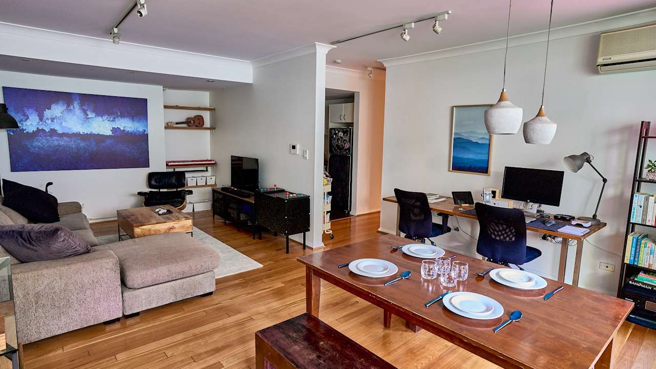 Furnished room in a flatshare