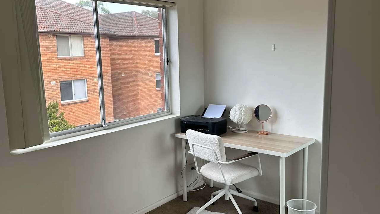 Unfurnished room in a flatshare