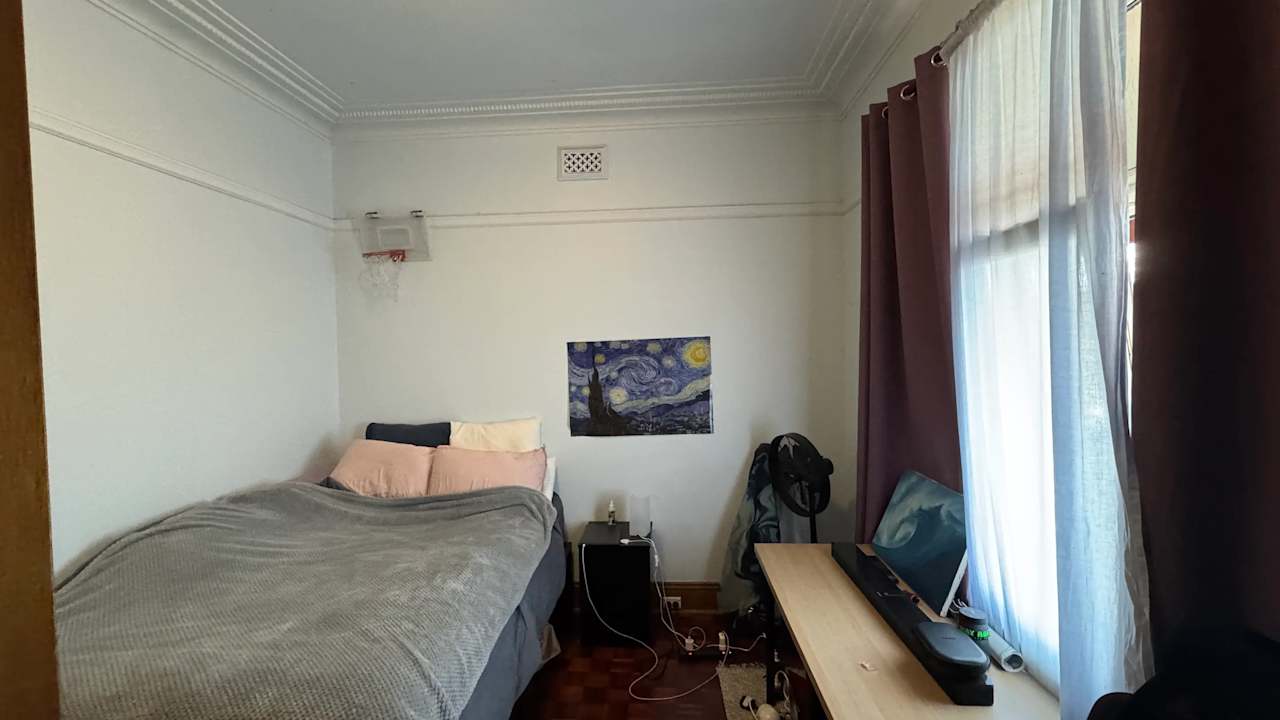 Unfurnished room in a share house