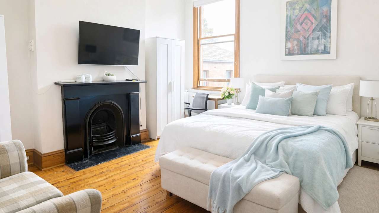 Furnished room in a share house