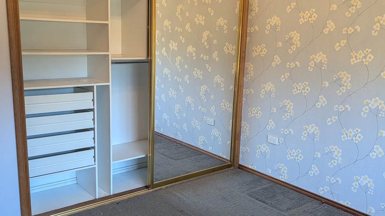 Room in a share house