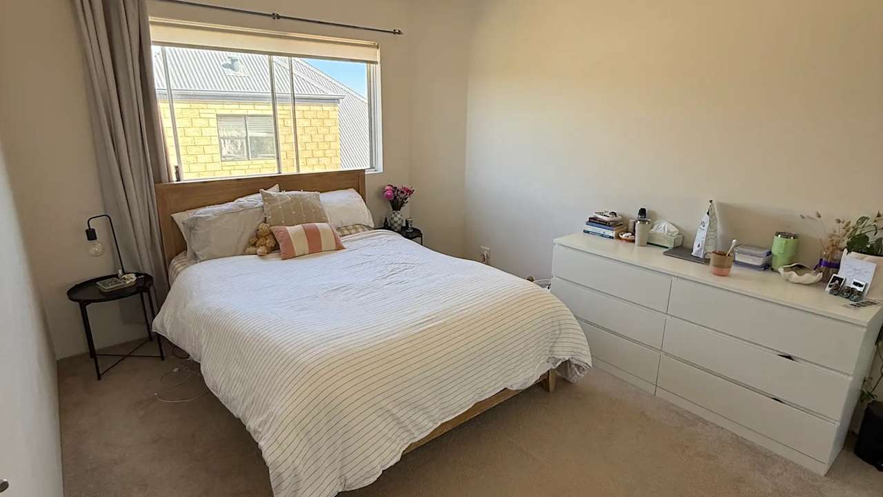 Unfurnished room in a share house