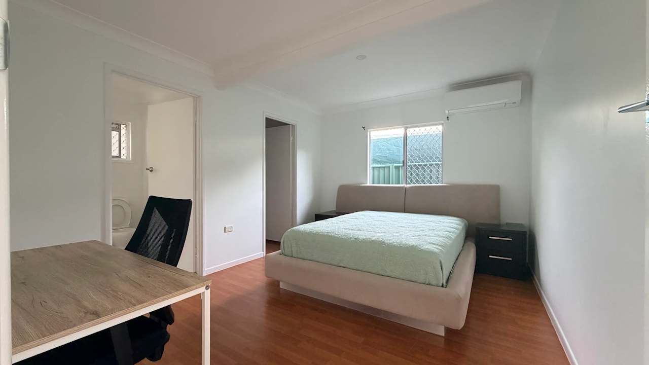 Furnished room in a share house