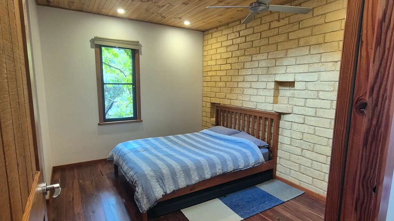 Room in a share house