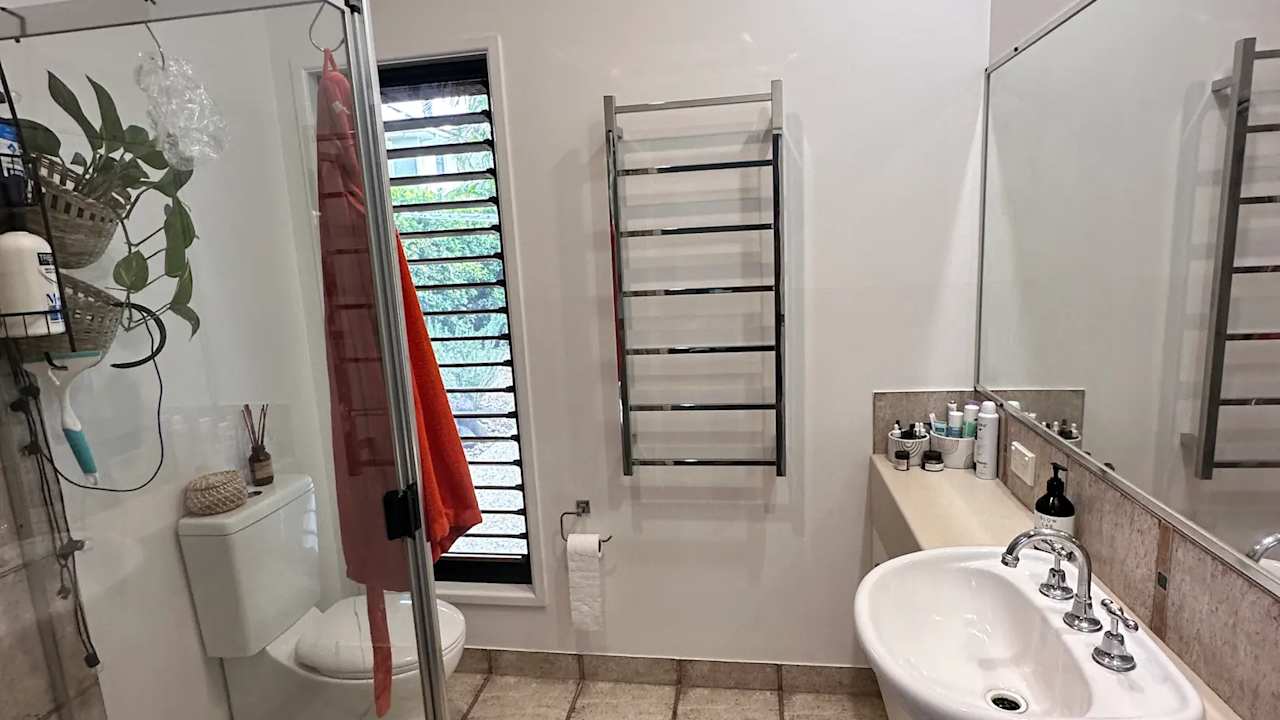 Furnished room with own bathroom