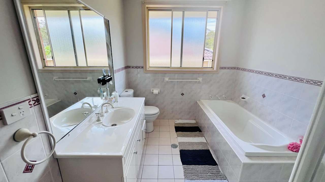 Room in a share house