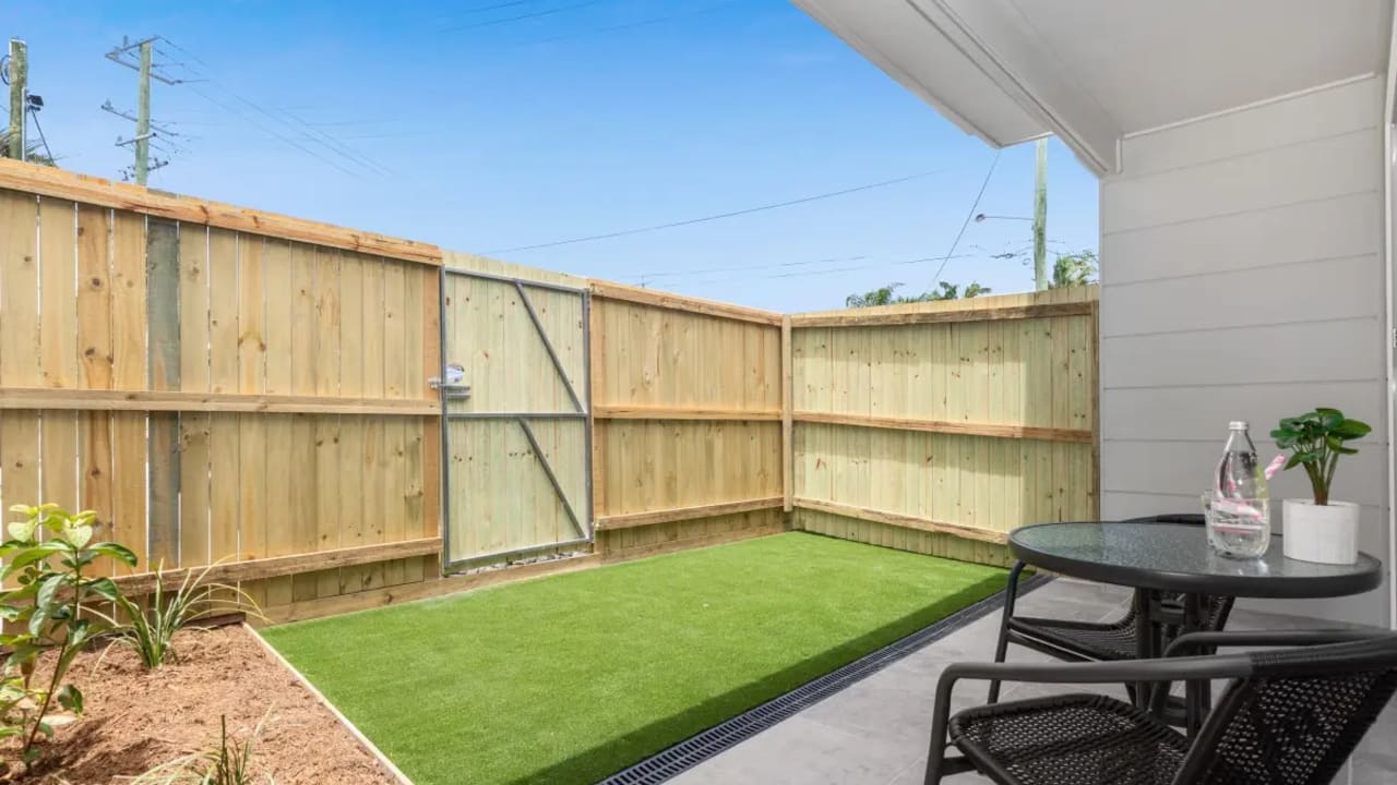 Furnished room studio flat for rent