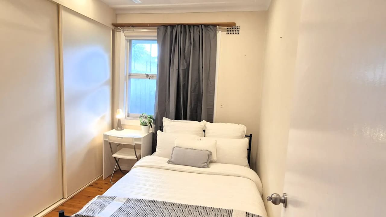 Furnished room in a share house