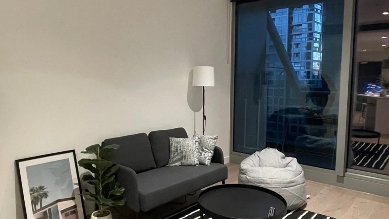 Furnished room in a flatshare