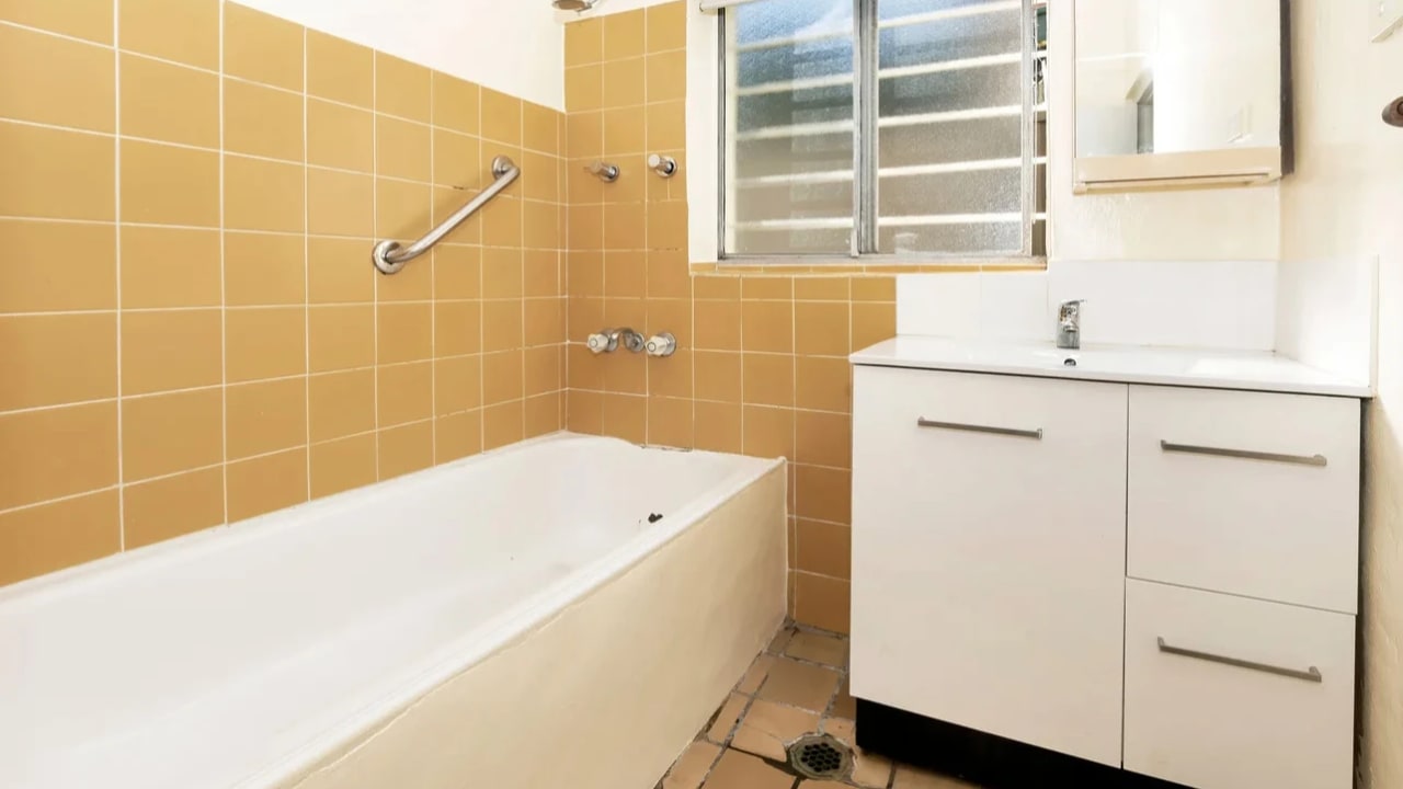 Room in a share house