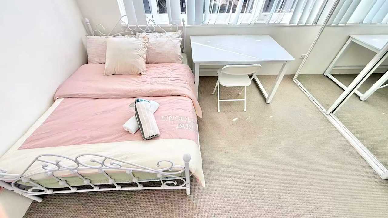 Whole property with 2 rooms for rent