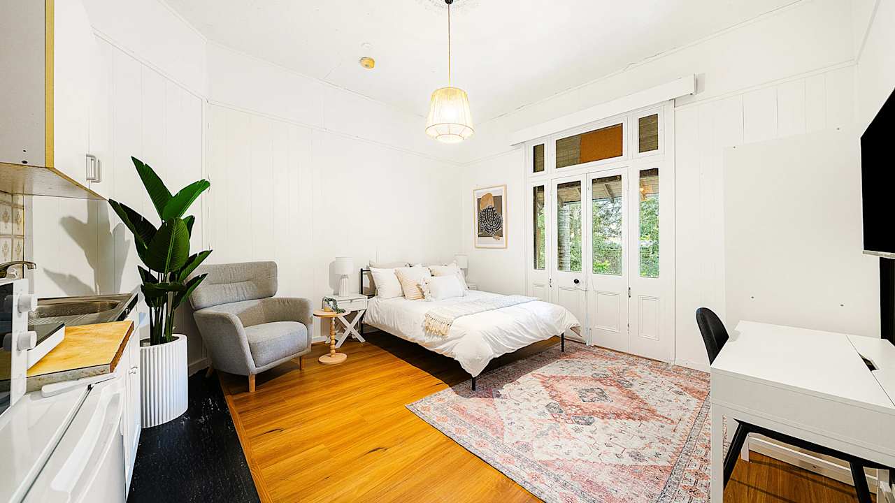 Room studio flat for rent